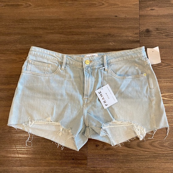 NWT Frame Shorts THE GRAND GARÇON SHORT LIGHY BLUE DENIM SIZE 30 - Picture 1 of 3